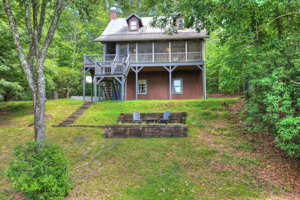 160 Adams Circle