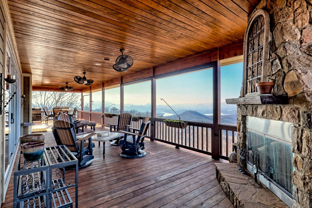Hayesville, North Carolina, 28904, United States, 3 Bedrooms Bedrooms, ,4 BathroomsBathrooms,Residential,Active,2014943