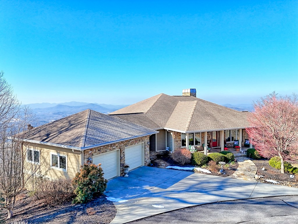 Hayesville, North Carolina, 28904, United States, 3 Bedrooms Bedrooms, ,4 BathroomsBathrooms,Residential,Active,2014943
