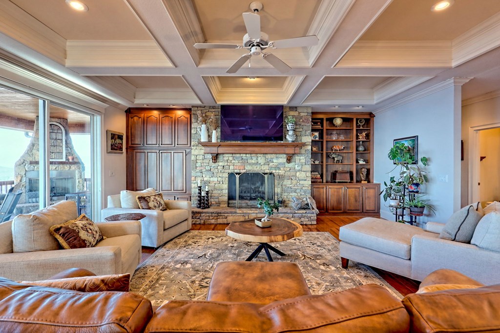 Hayesville, North Carolina, 28904, United States, 3 Bedrooms Bedrooms, ,4 BathroomsBathrooms,Residential,Active,2014943