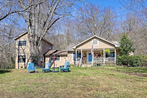 A home in Hiawassee