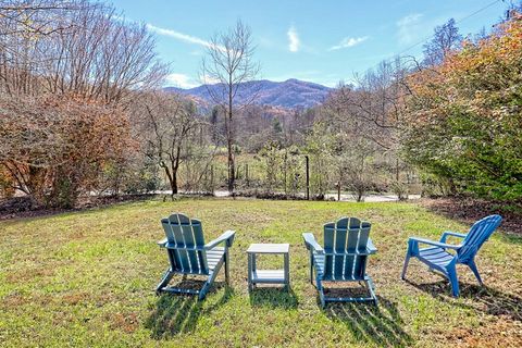 A home in Hiawassee