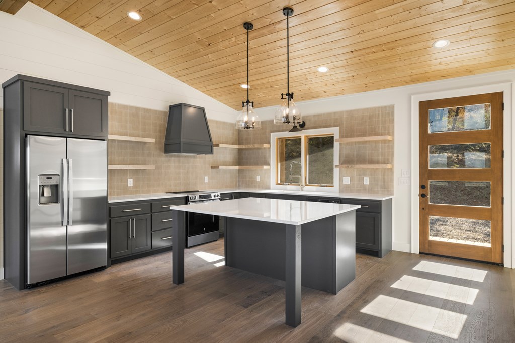 85 Longview Terrace