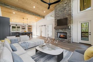 85 Longview Terrace