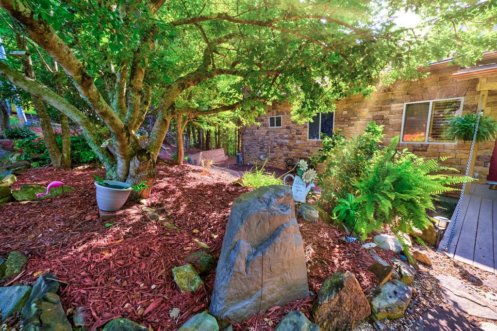 325 Weoka Court