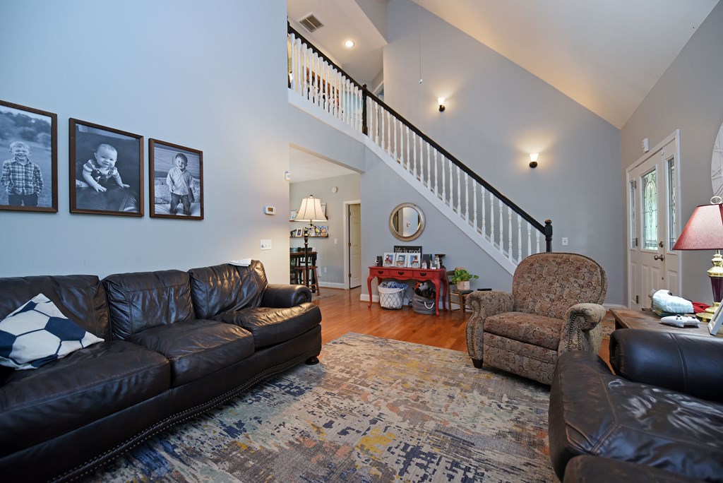 406 Ivy Bend