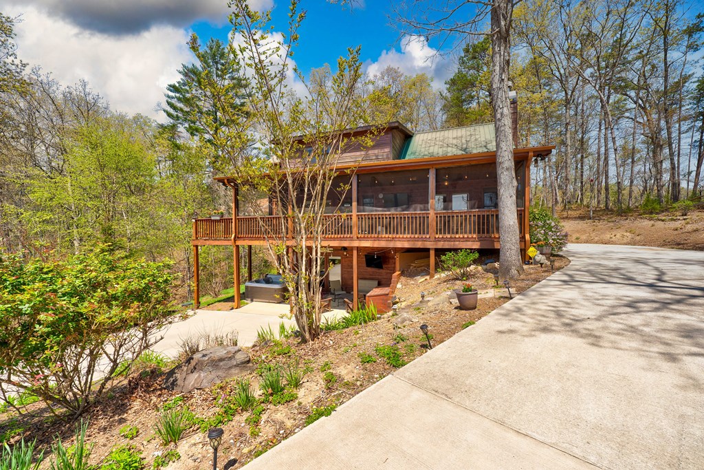 653 The Woods Road