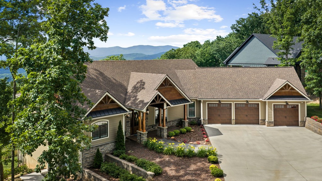 437 Winding Ridge