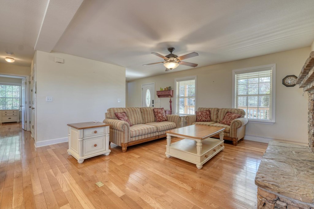 6129 Ruth Drive