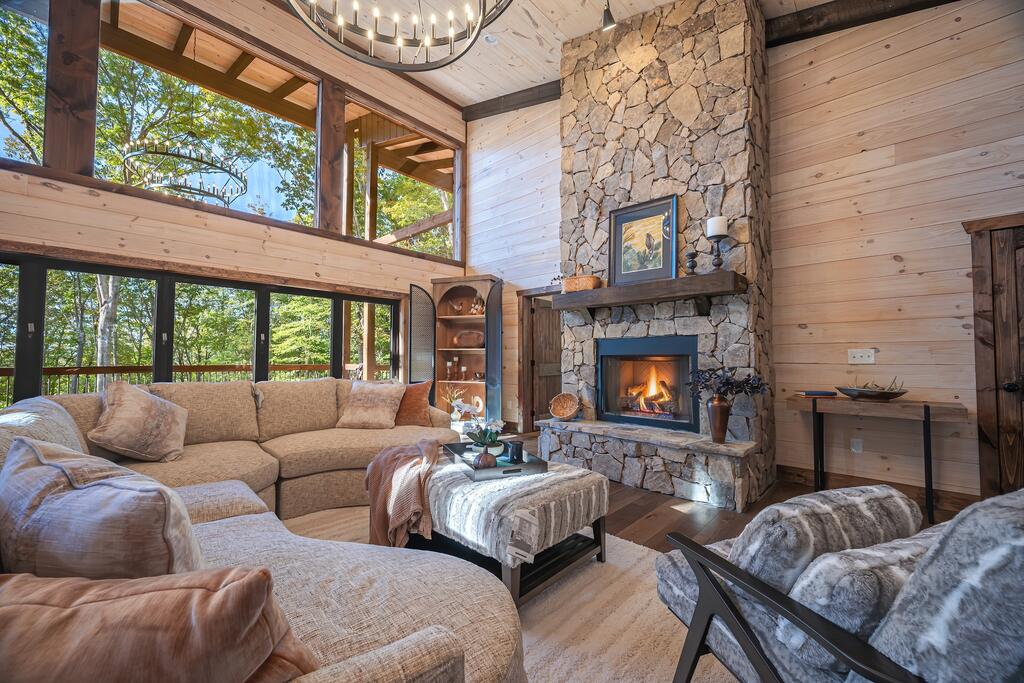 286 Mountain Ridge