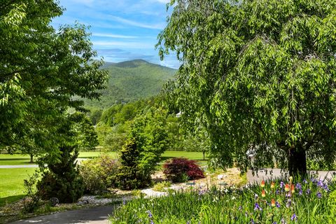 A home in Hayesville