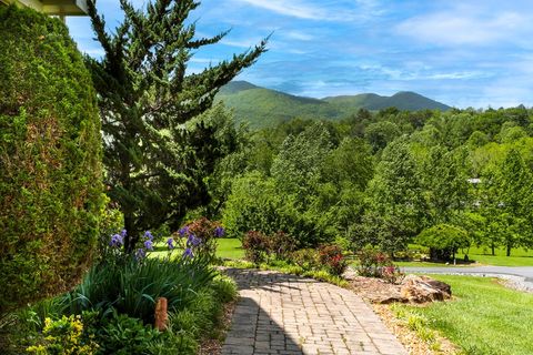 A home in Hayesville