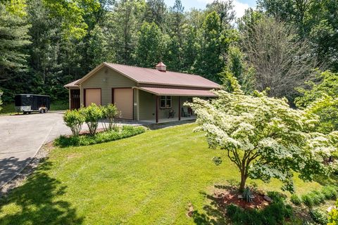 A home in Hayesville