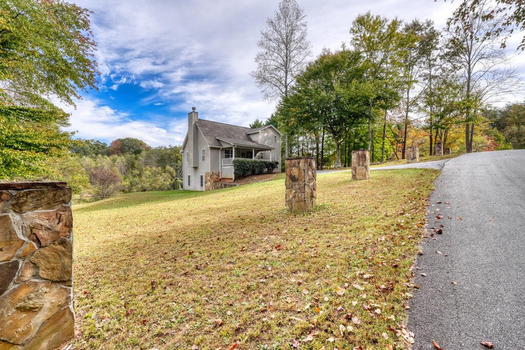 6744 Woodlake Circle