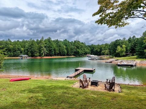 176 Madison Avenue Blairsville GA 30512