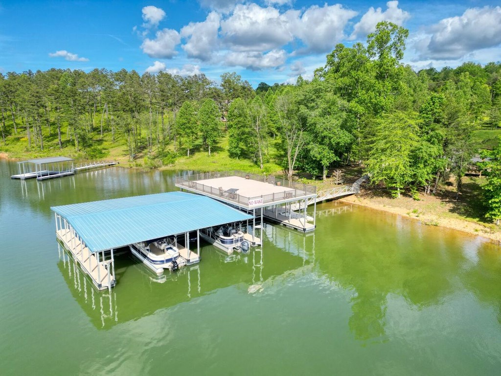290 Bayside Lane
