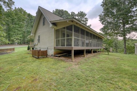 A home in Mineral Bluff