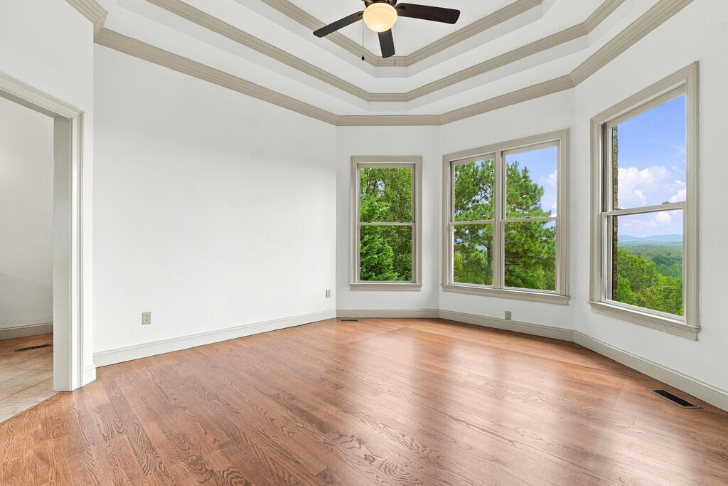 100 Fox Paw Leaf Court