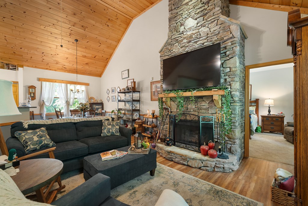 904 Villa Drive