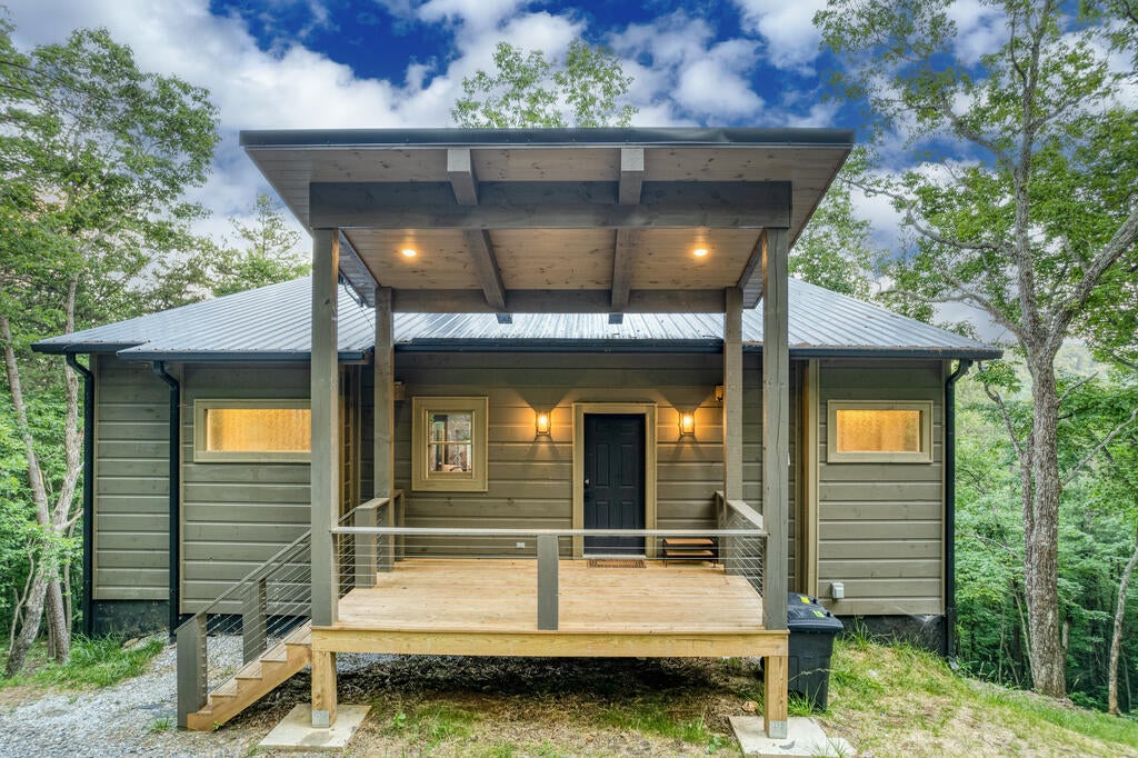 281 Raintree Bend