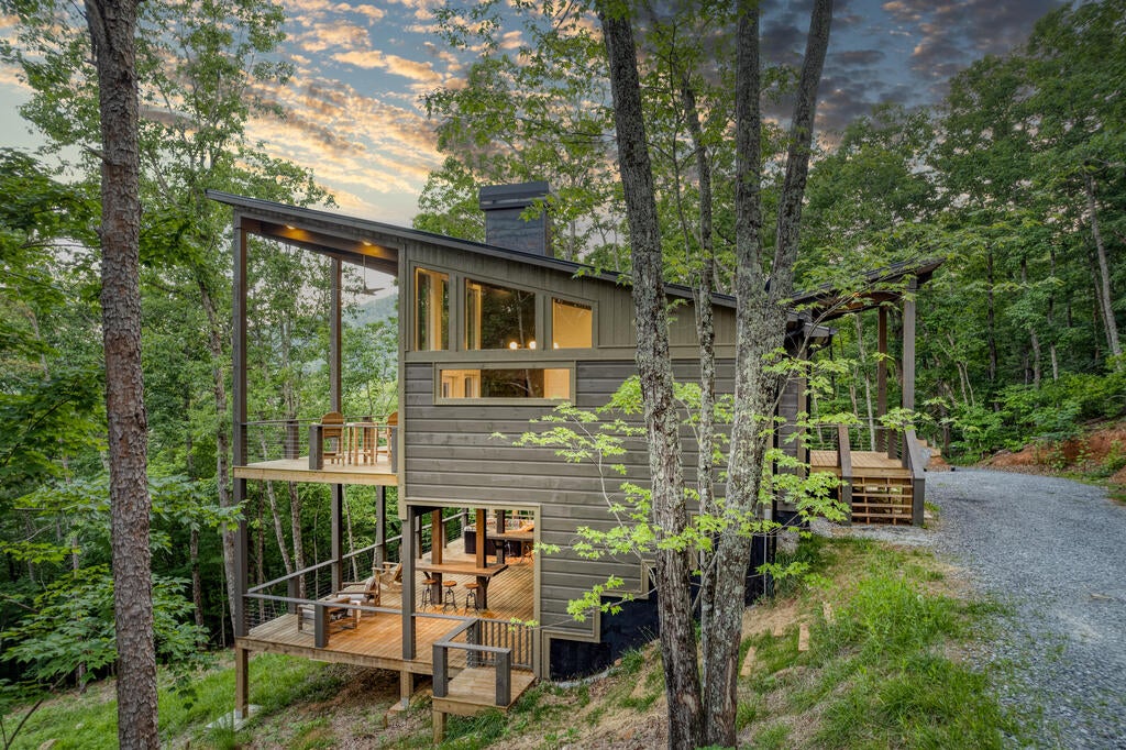 281 Raintree Bend