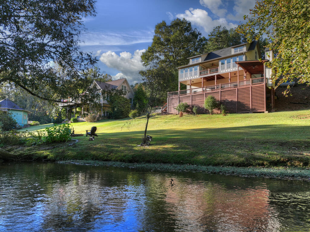 105 Riveredge Drive