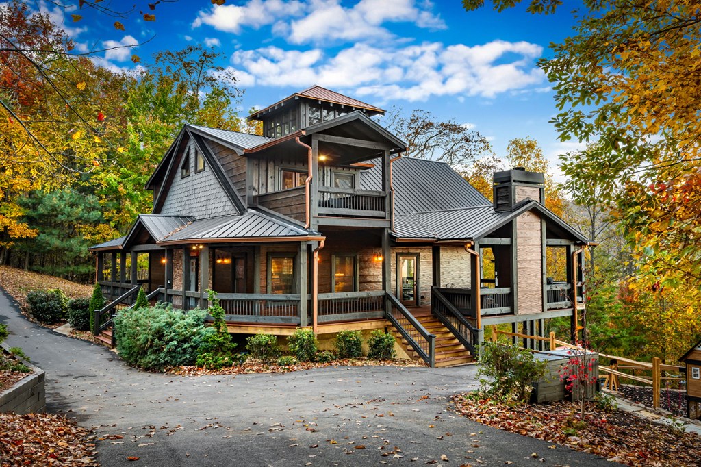 Blue Ridge, Georgia, 30513, United States, 4 Bedrooms Bedrooms, ,3 BathroomsBathrooms,Residential,Active,2041540