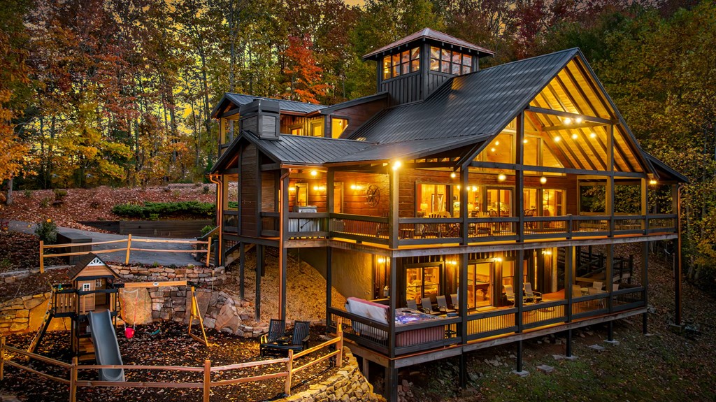 Blue Ridge, Georgia, 30513, United States, 4 Bedrooms Bedrooms, ,3 BathroomsBathrooms,Residential,Active,2041540