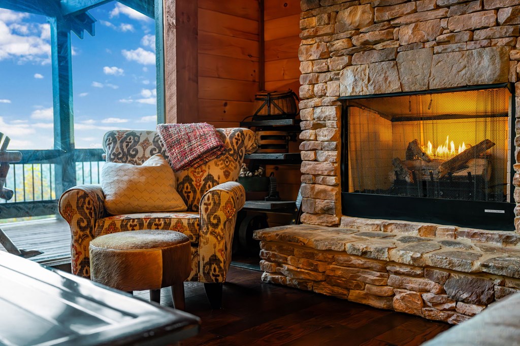 Blue Ridge, Georgia, 30513, United States, 4 Bedrooms Bedrooms, ,3 BathroomsBathrooms,Residential,Active,2041540