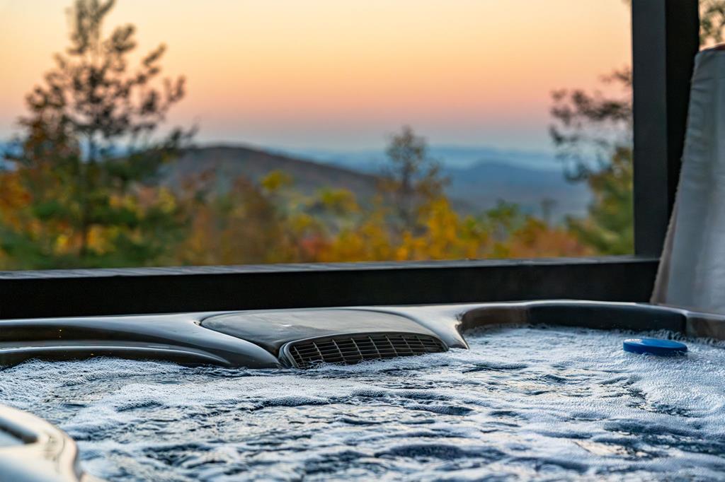 Blue Ridge, Georgia, 30513, United States, 4 Bedrooms Bedrooms, ,3 BathroomsBathrooms,Residential,Active,2041540