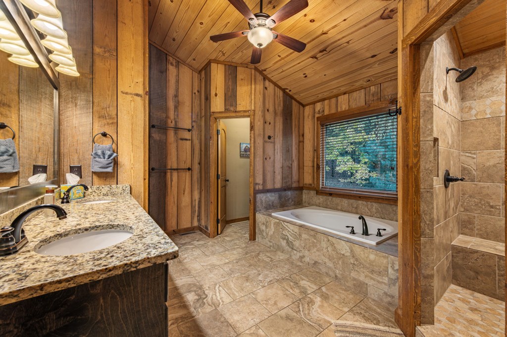 Blue Ridge, Georgia, 30513, United States, 4 Bedrooms Bedrooms, ,3 BathroomsBathrooms,Residential,Active,2041540