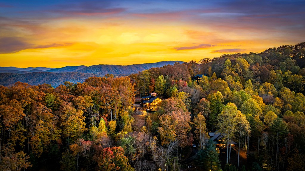 Blue Ridge, Georgia, 30513, United States, 4 Bedrooms Bedrooms, ,3 BathroomsBathrooms,Residential,Active,2041540