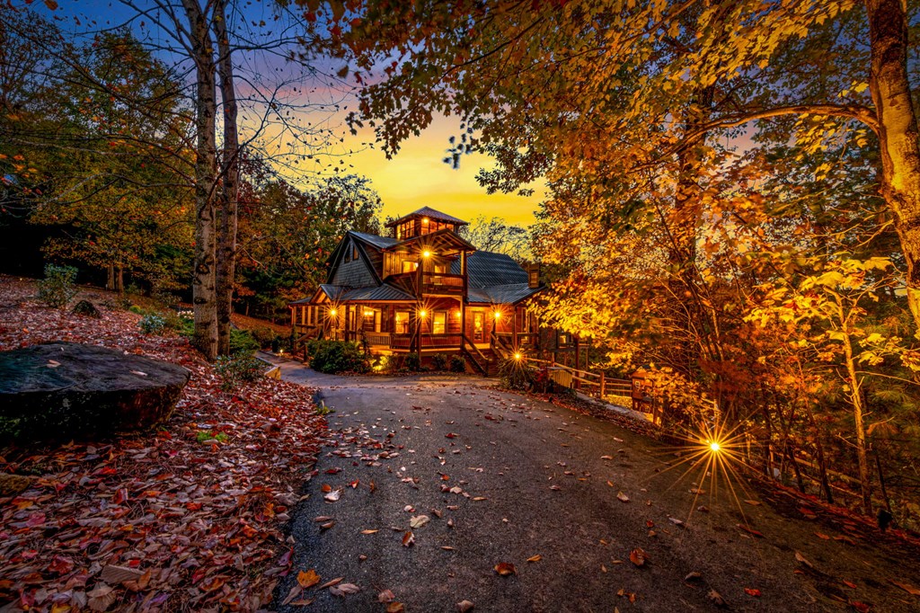 Blue Ridge, Georgia, 30513, United States, 4 Bedrooms Bedrooms, ,3 BathroomsBathrooms,Residential,Active,2041540
