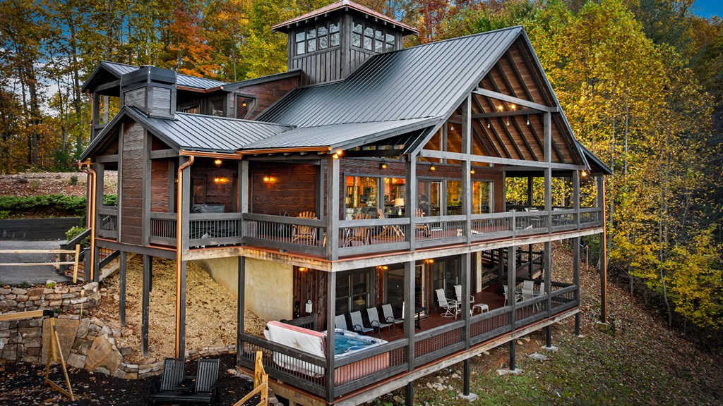 Blue Ridge, Georgia, 30513, United States, 4 Bedrooms Bedrooms, ,3 BathroomsBathrooms,Residential,Active,2041540