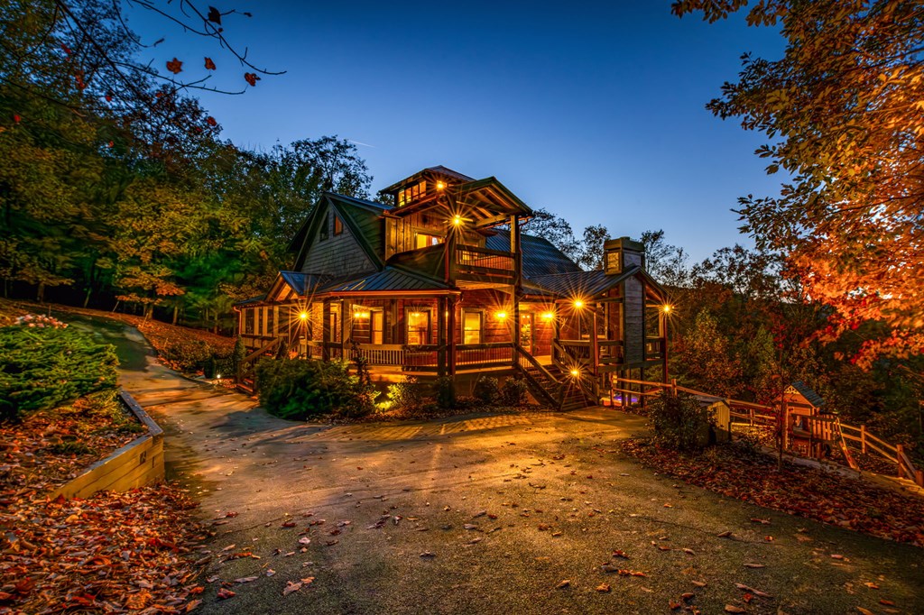 Blue Ridge, Georgia, 30513, United States, 4 Bedrooms Bedrooms, ,3 BathroomsBathrooms,Residential,Active,2041540