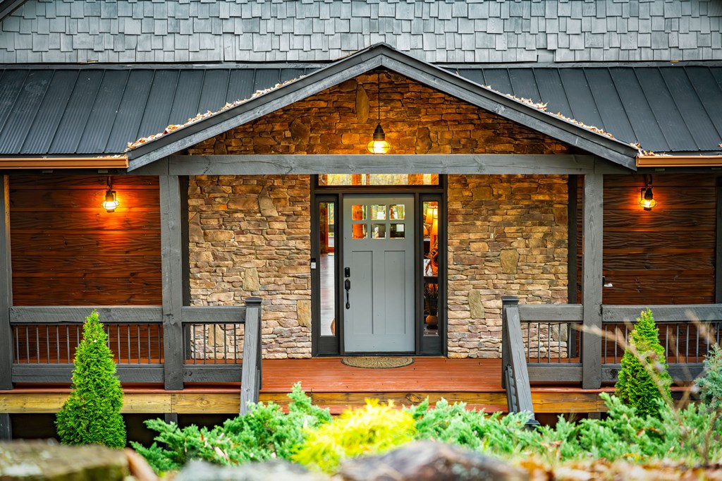 Blue Ridge, Georgia, 30513, United States, 4 Bedrooms Bedrooms, ,3 BathroomsBathrooms,Residential,Active,2041540