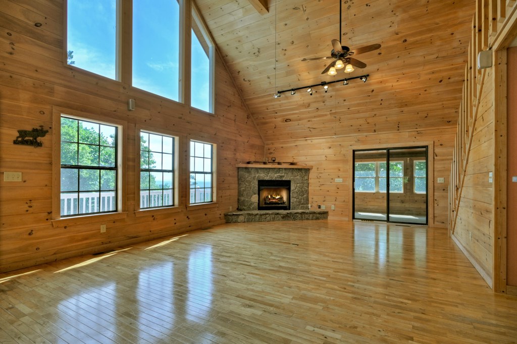 222 Mountain Hideaway Lane