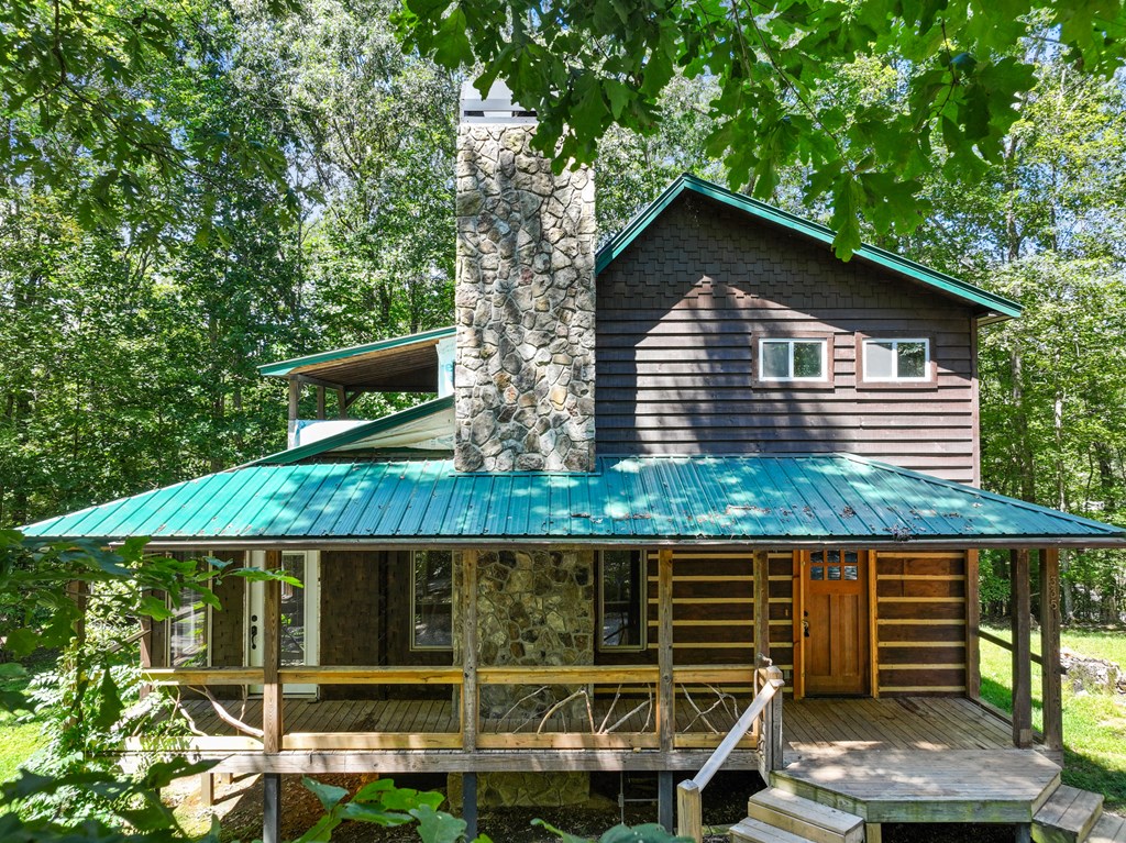 335 Meadowoods Drive