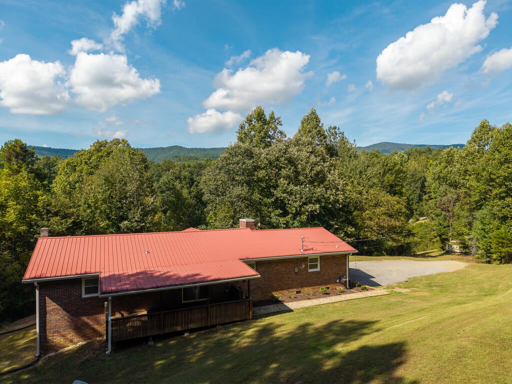 5221 Fires Creek Road