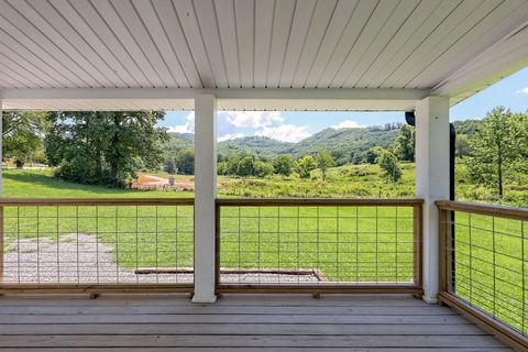 A home in Hiawassee