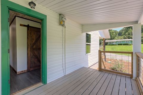 A home in Hiawassee