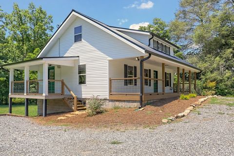 A home in Hiawassee