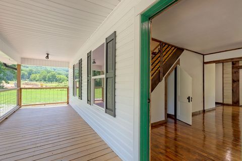 A home in Hiawassee