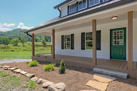 A home in Hiawassee