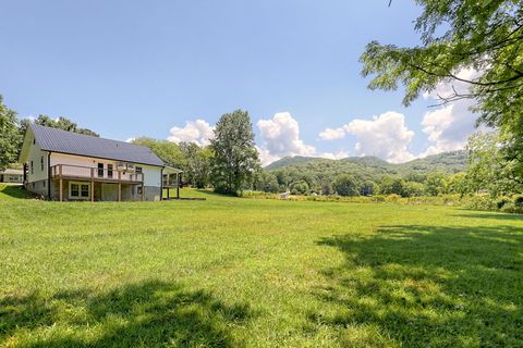 A home in Hiawassee