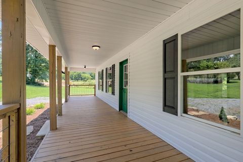 A home in Hiawassee