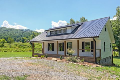 A home in Hiawassee