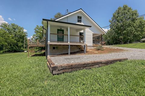 A home in Hiawassee