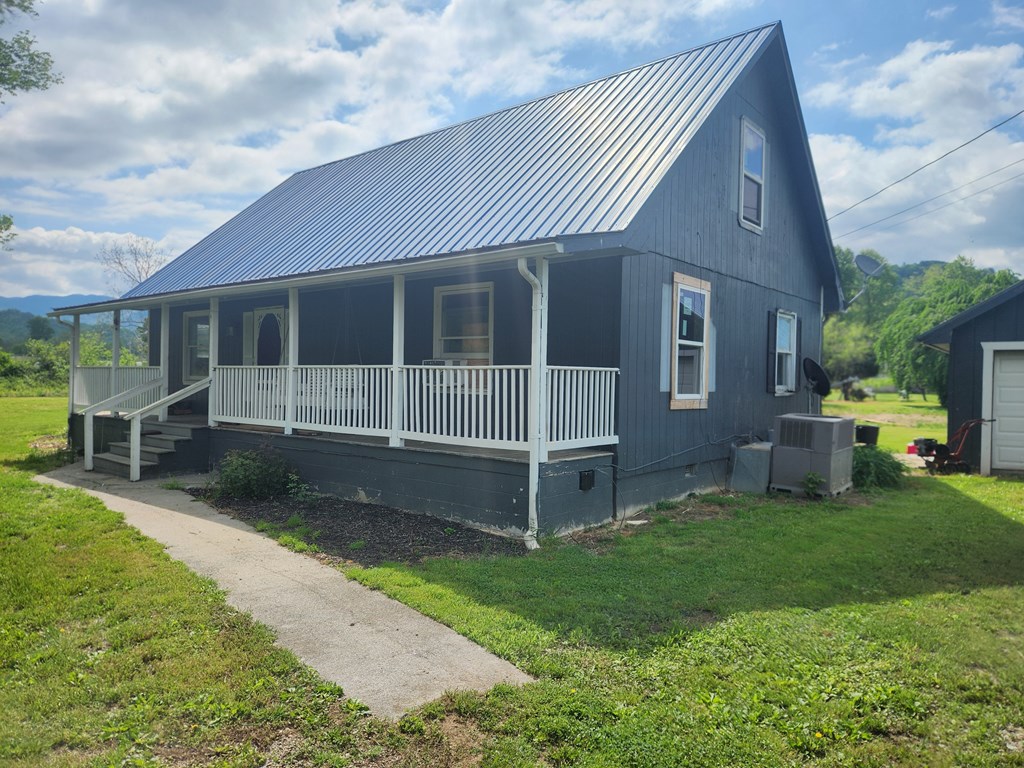 27 Russell Farm Road