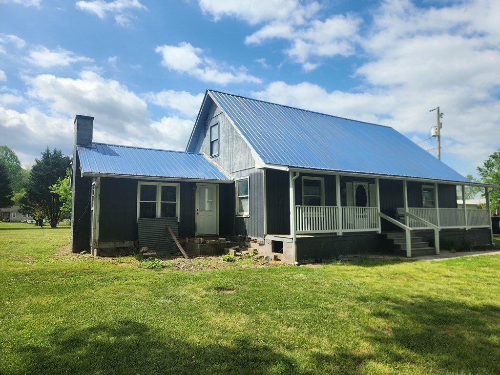 27 Russell Farm Road